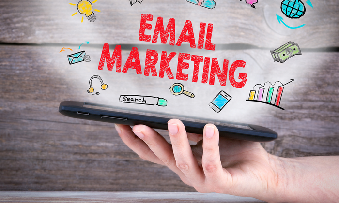Read more about the article What Is Email Marketing & How To Do It [2023]